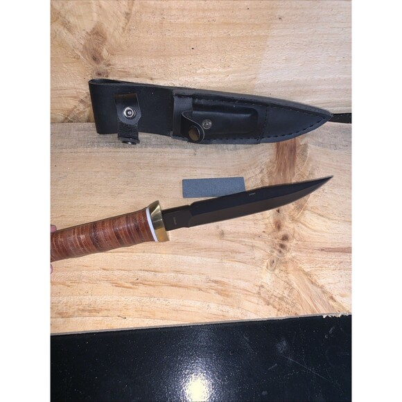 Hunting Knife Stainless With Sharpening Stone - Picture 7 of 9